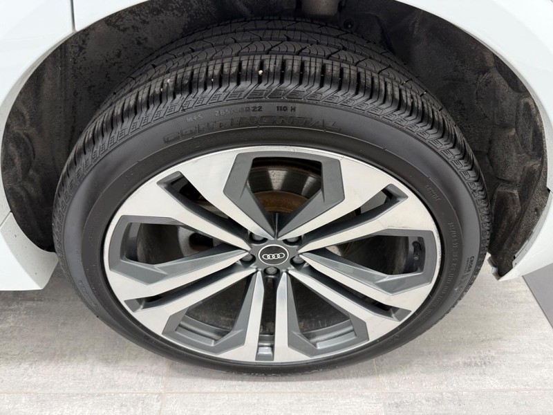 Audi Q8 Vehicle Full-screen Gallery Image 5