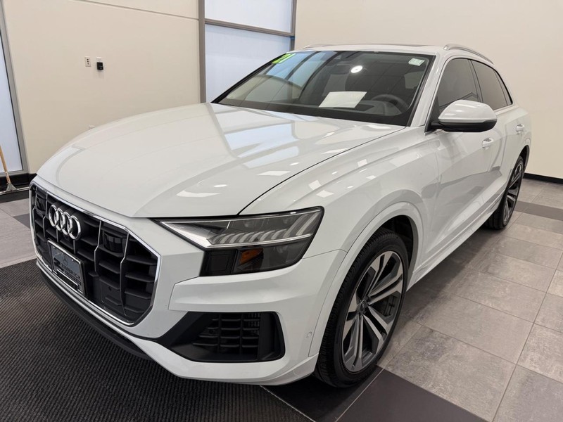 Audi Q8 Vehicle Full-screen Gallery Image 6