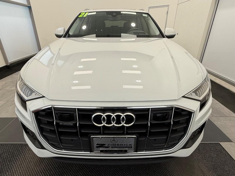 Audi Q8 Vehicle Full-screen Gallery Image 7
