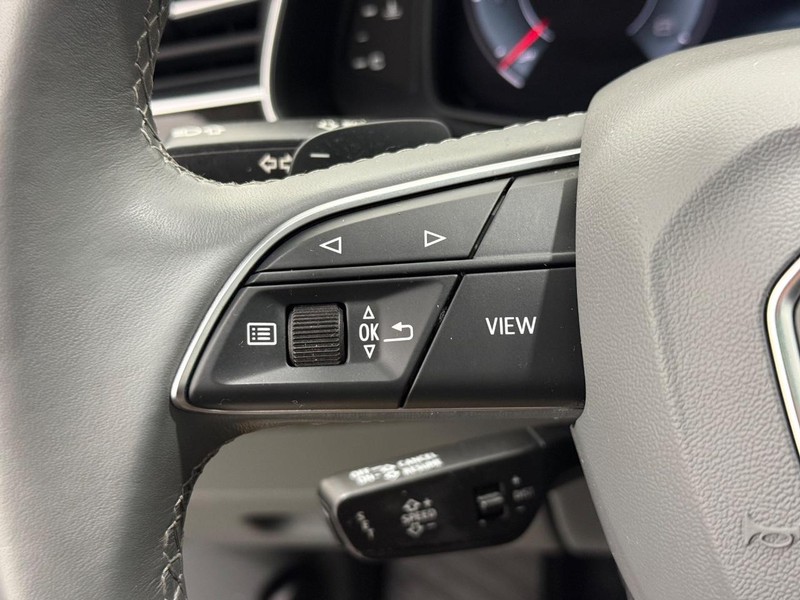 Audi Q8 Vehicle Full-screen Gallery Image 15