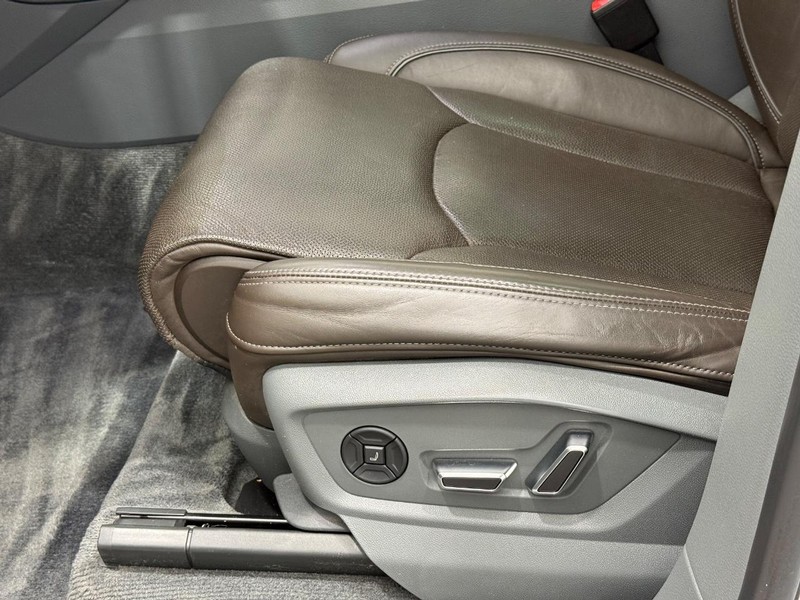 Audi Q8 Vehicle Full-screen Gallery Image 21