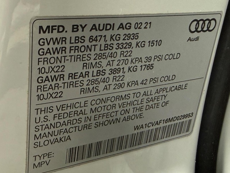 Audi Q8 Vehicle Full-screen Gallery Image 22