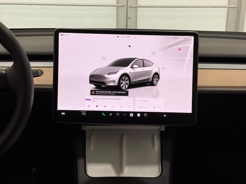 Tesla Model Y Vehicle Full-screen Gallery Image 10