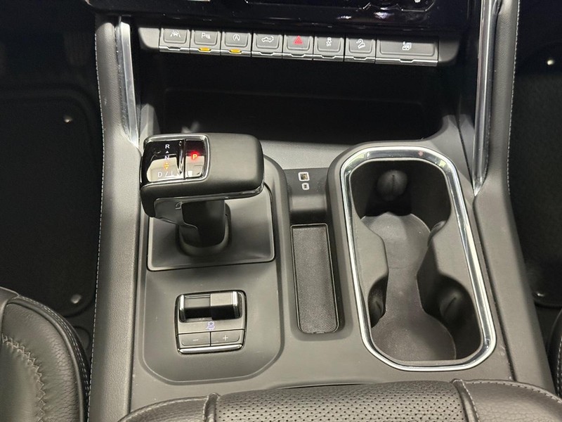 GMC Sierra 1500 Vehicle Full-screen Gallery Image 11