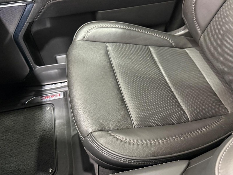 GMC Sierra 1500 Vehicle Full-screen Gallery Image 20