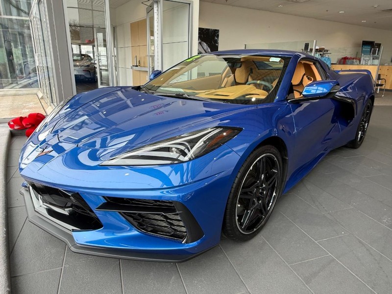 Chevrolet Corvette Vehicle Full-screen Gallery Image 6