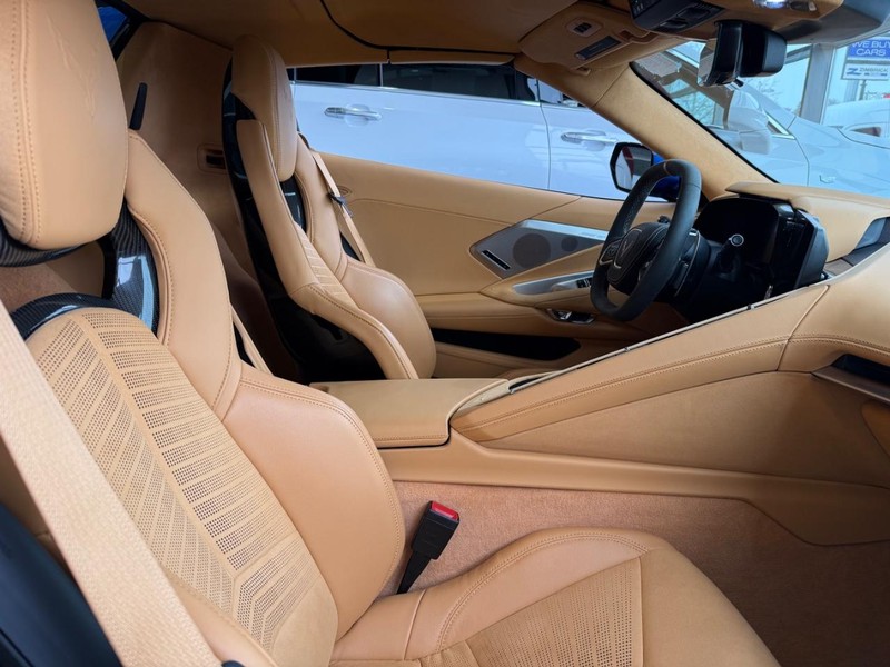 Chevrolet Corvette Vehicle Full-screen Gallery Image 7