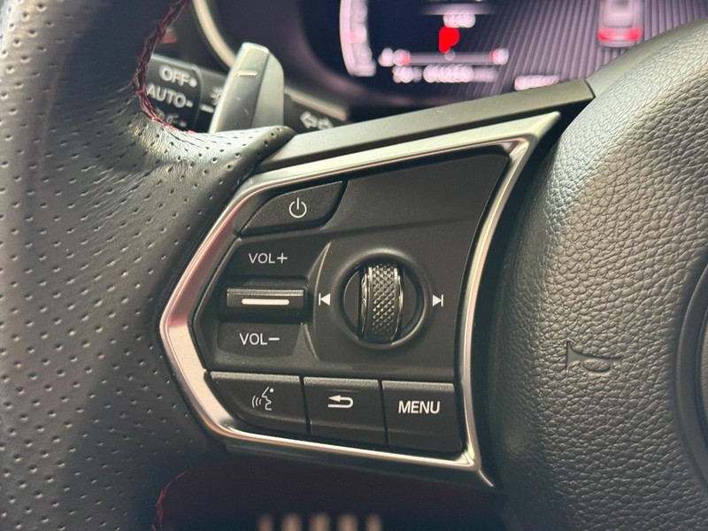 Acura MDX Vehicle Full-screen Gallery Image 16