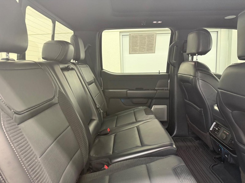Ford F-150 Vehicle Full-screen Gallery Image 8