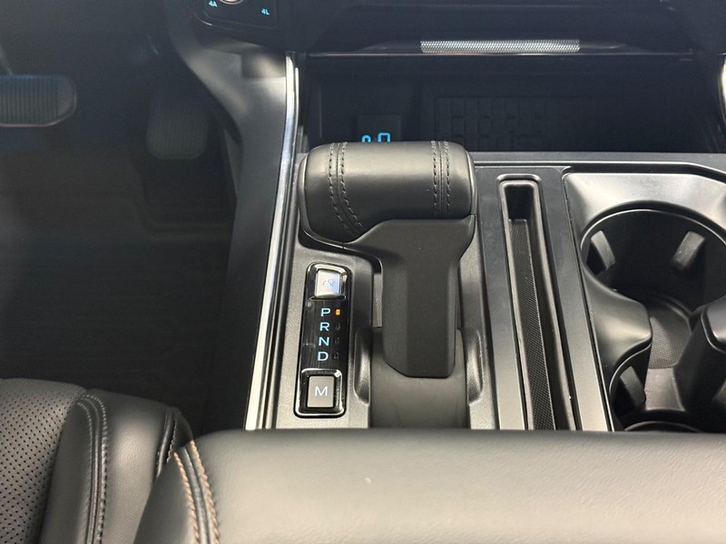 Ford F-150 Vehicle Full-screen Gallery Image 11
