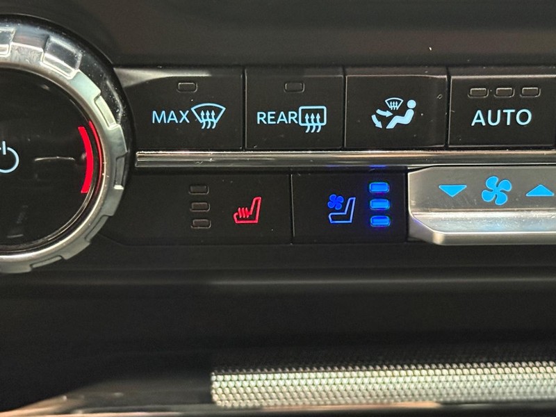 Ford F-150 Vehicle Full-screen Gallery Image 19