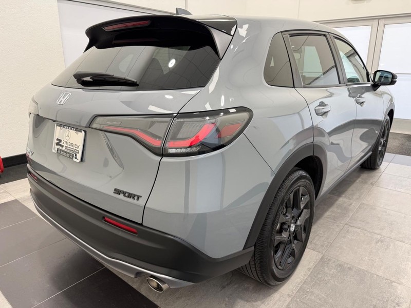 Honda HR-V Vehicle Full-screen Gallery Image 02