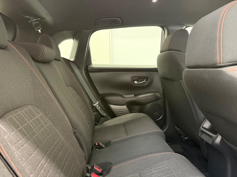 Honda HR-V Vehicle Full-screen Gallery Image 08