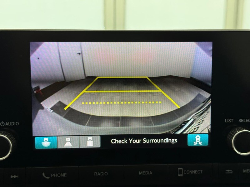 Honda HR-V Vehicle Full-screen Gallery Image 15