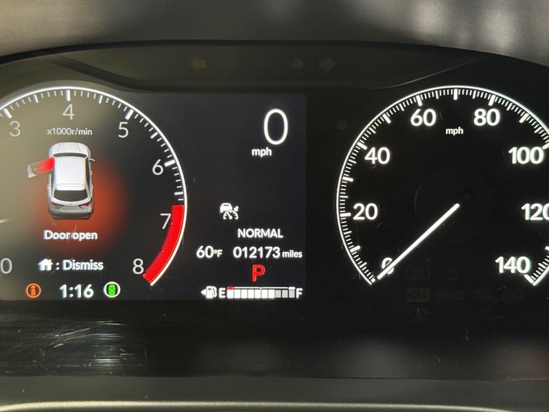 Honda HR-V Vehicle Full-screen Gallery Image 16