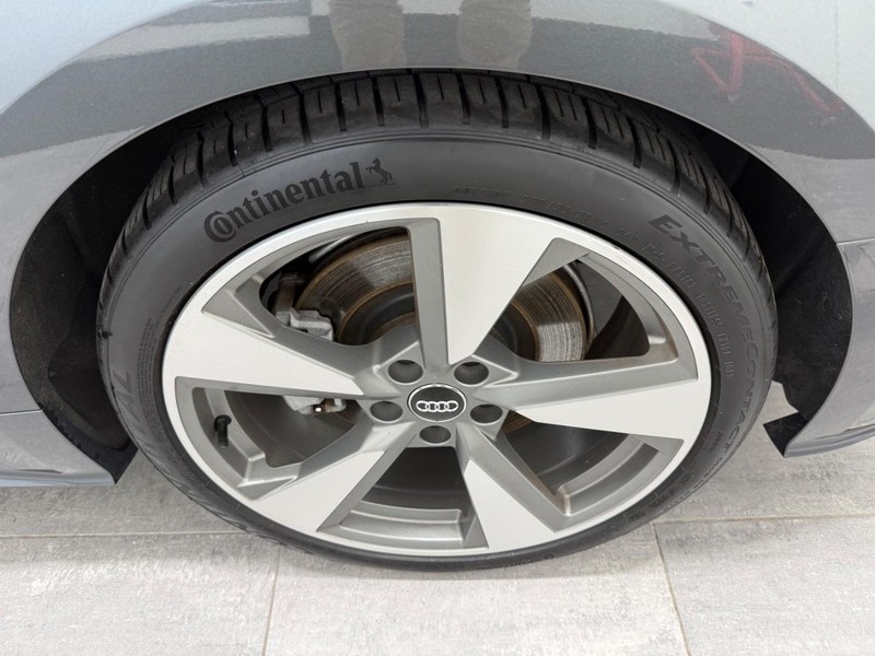 Audi A5 Sportback Vehicle Full-screen Gallery Image 5