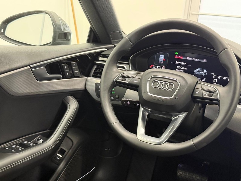 Audi A5 Sportback Vehicle Full-screen Gallery Image 12