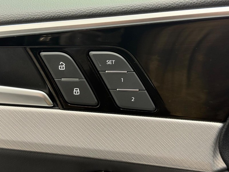 Audi A5 Sportback Vehicle Full-screen Gallery Image 14