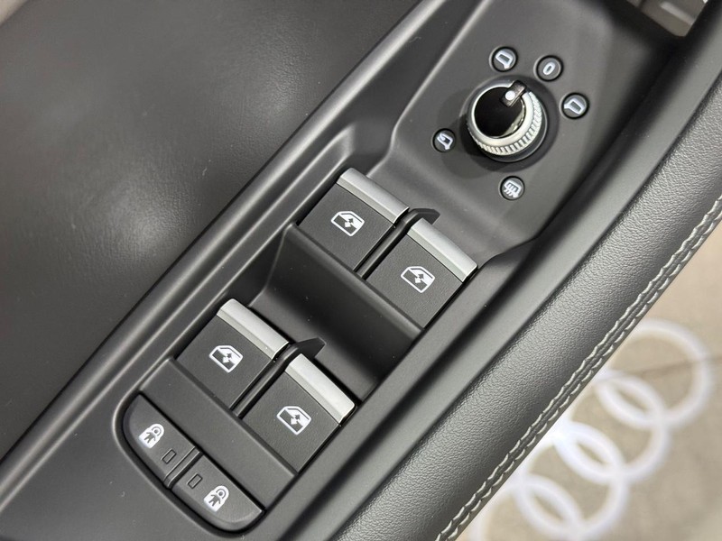 Audi A5 Sportback Vehicle Full-screen Gallery Image 20