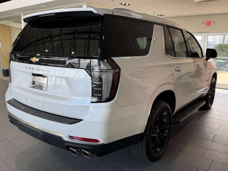 Chevrolet Tahoe Vehicle Full-screen Gallery Image 2