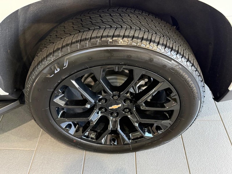 Chevrolet Tahoe Vehicle Full-screen Gallery Image 6