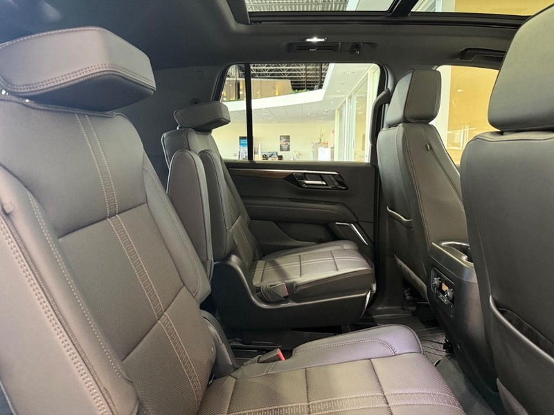 Chevrolet Tahoe Vehicle Full-screen Gallery Image 9