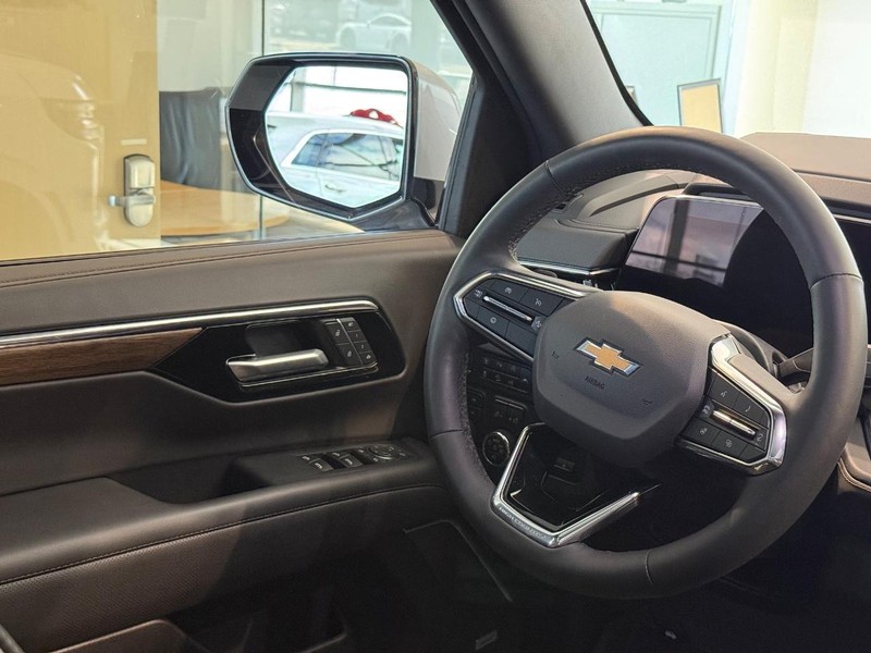 Chevrolet Tahoe Vehicle Full-screen Gallery Image 12