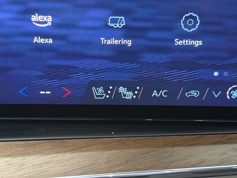 Chevrolet Tahoe Vehicle Full-screen Gallery Image 17