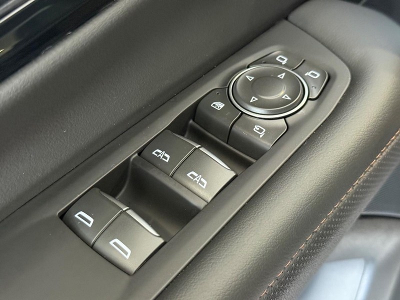 Chevrolet Tahoe Vehicle Full-screen Gallery Image 19