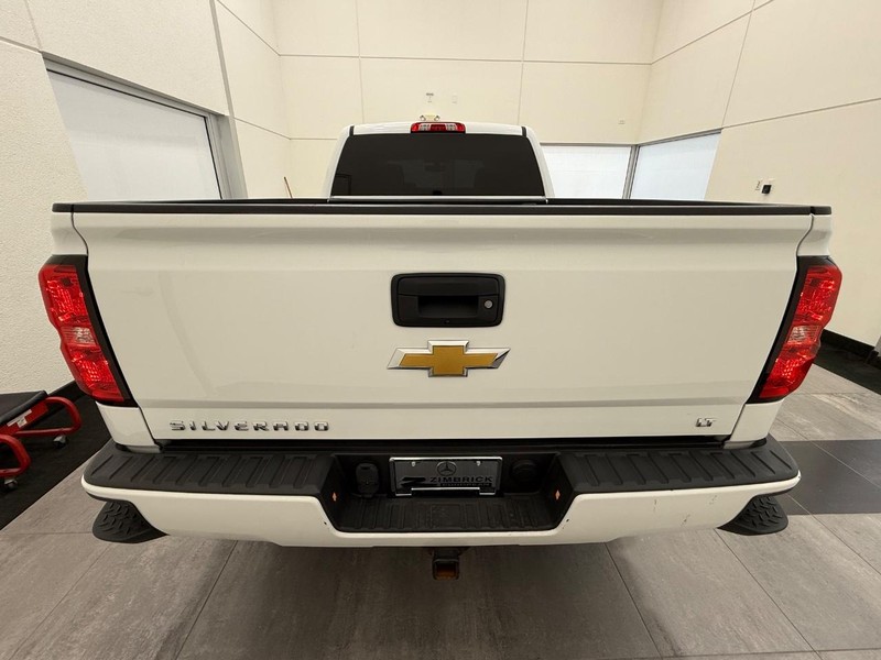 Chevrolet Silverado 1500 Vehicle Full-screen Gallery Image 3