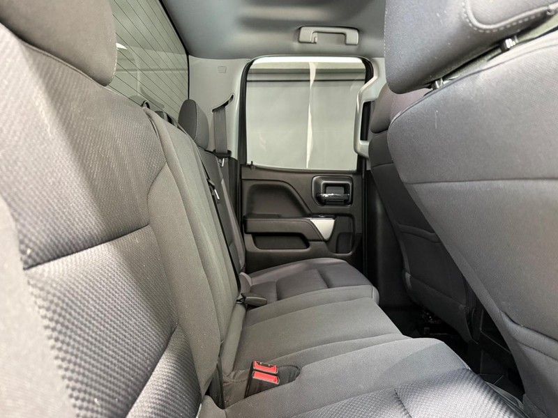 Chevrolet Silverado 1500 Vehicle Full-screen Gallery Image 8