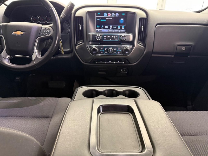 Chevrolet Silverado 1500 Vehicle Full-screen Gallery Image 9