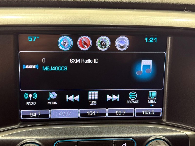 Chevrolet Silverado 1500 Vehicle Full-screen Gallery Image 16