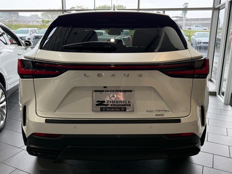 Lexus NX Vehicle Full-screen Gallery Image 3