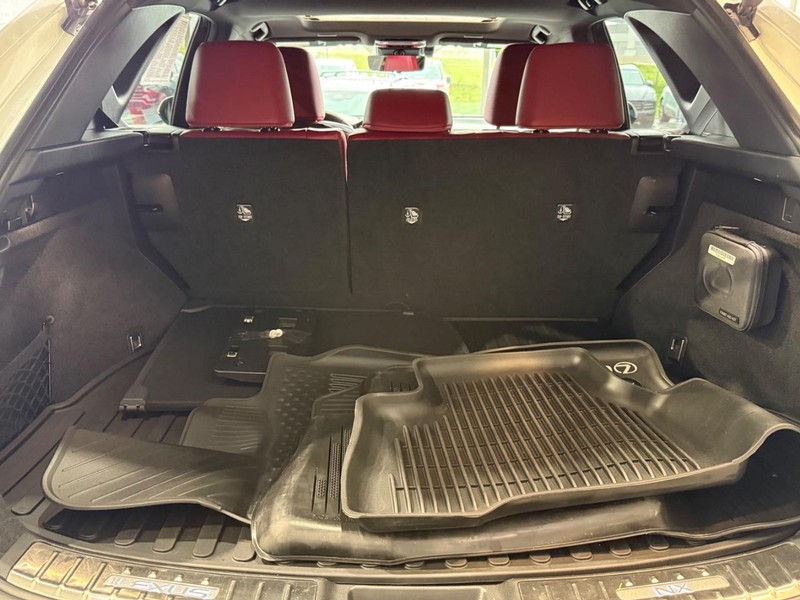 Lexus NX Vehicle Full-screen Gallery Image 4