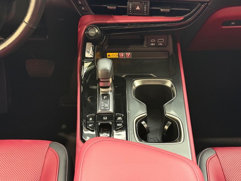 Lexus NX Vehicle Full-screen Gallery Image 12