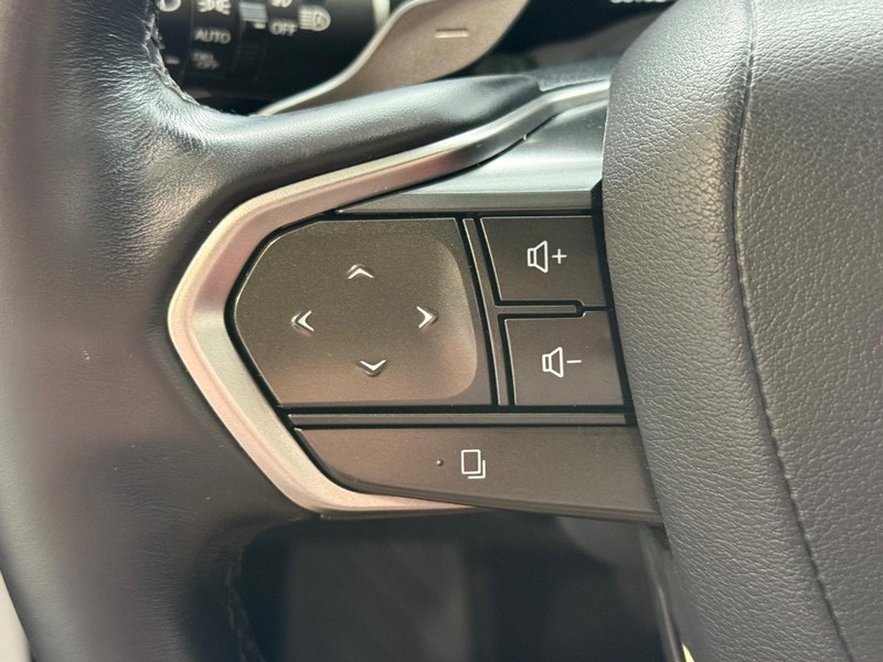 Lexus NX Vehicle Full-screen Gallery Image 16