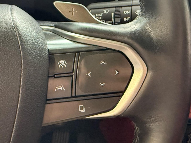 Lexus NX Vehicle Full-screen Gallery Image 17