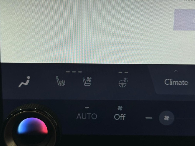 Lexus NX Vehicle Full-screen Gallery Image 19