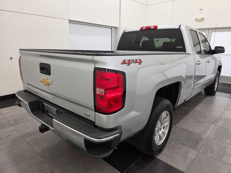 Chevrolet Silverado 1500 LD Vehicle Full-screen Gallery Image 2
