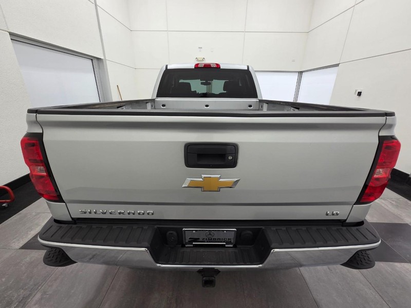 Chevrolet Silverado 1500 LD Vehicle Full-screen Gallery Image 3