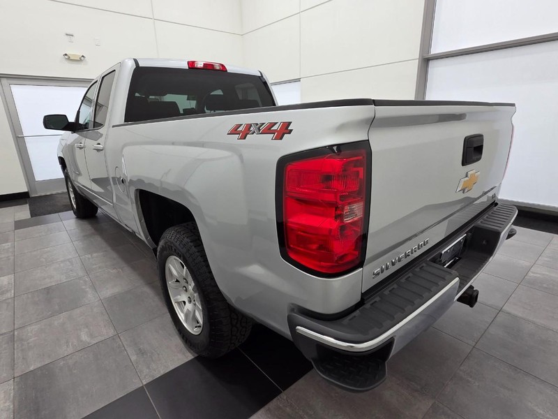 Chevrolet Silverado 1500 LD Vehicle Full-screen Gallery Image 4