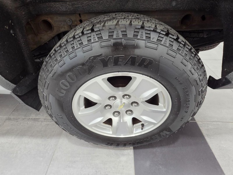 Chevrolet Silverado 1500 LD Vehicle Full-screen Gallery Image 5