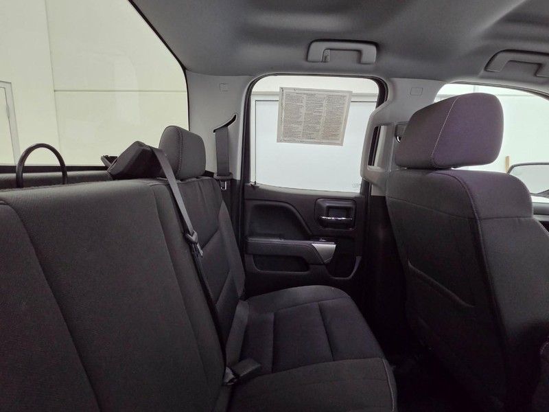 Chevrolet Silverado 1500 LD Vehicle Full-screen Gallery Image 8