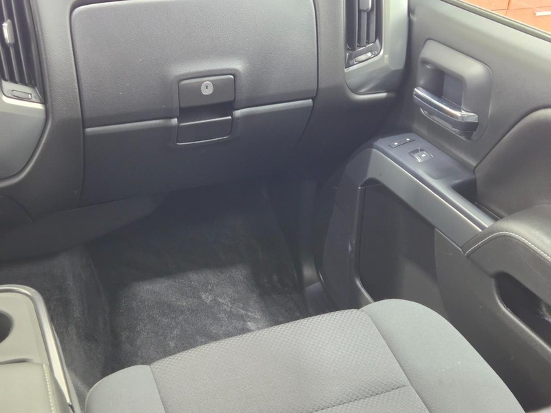 Chevrolet Silverado 1500 LD Vehicle Full-screen Gallery Image 12