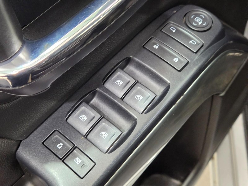 Chevrolet Silverado 1500 LD Vehicle Full-screen Gallery Image 16