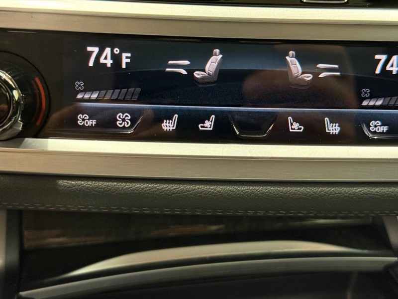 BMW 7 Series Vehicle Full-screen Gallery Image 19