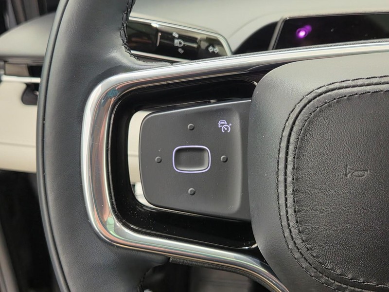 Lincoln Nautilus Vehicle Full-screen Gallery Image 15