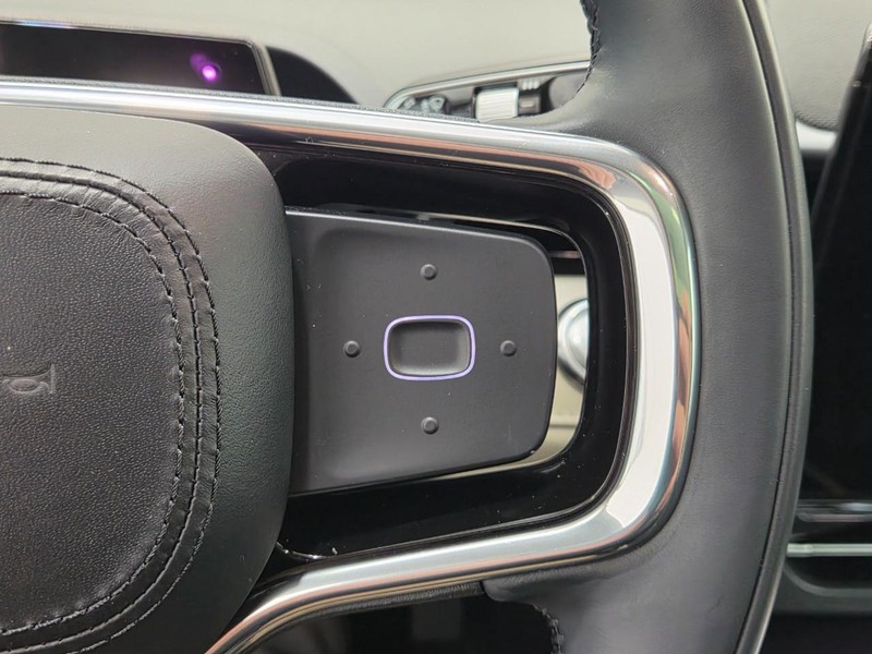Lincoln Nautilus Vehicle Full-screen Gallery Image 16