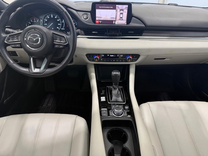 Mazda Mazda6 Vehicle Full-screen Gallery Image 9